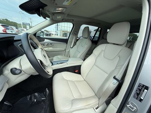 Used 2023 Volvo XC90 B5 Core w/ Climate Package AWD/4WD image 2