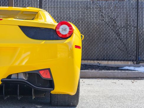 Used 2015 Ferrari 458 Spider Convertible 2D image 37