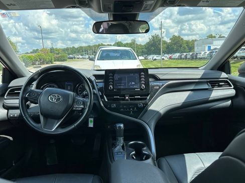 Used 2023 Toyota Camry SE FWD image 5