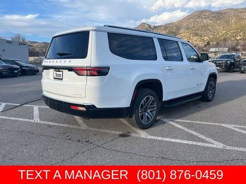 Used 2024 Jeep Wagoneer L Series II w/ Flexible Seating Group AWD/4WD image 3