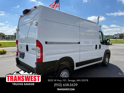 Used 2025 RAM ProMaster 2500 w/ Convenience Group FWD image 14