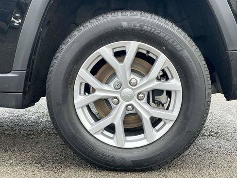 Used 2022 Jeep Grand Cherokee L Limited image 11