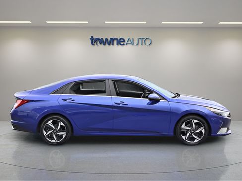 Used 2023 Hyundai Elantra Limited FWD image 6