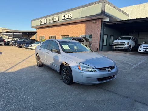 Used 2004 Honda Accord DX image 3