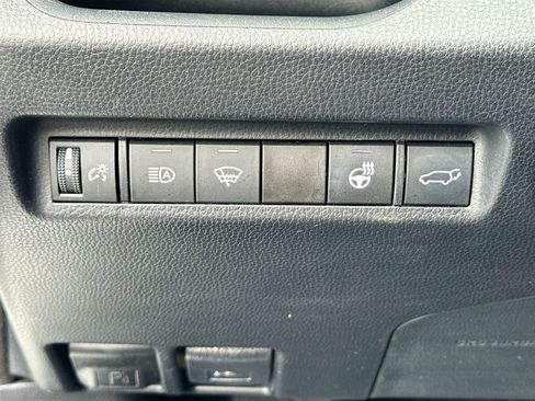 Used 2019 Toyota RAV4 XLE AWD/4WD image 6