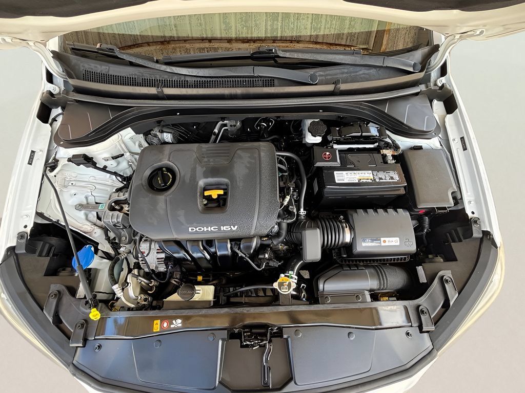 Used 2018 Hyundai Elantra SEL FWD image 38