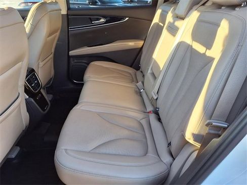 Certified 2023 Lincoln Nautilus Reserve image 8