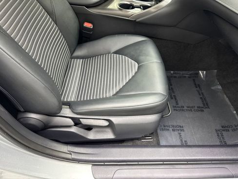 Used 2024 Toyota Camry SE image 43