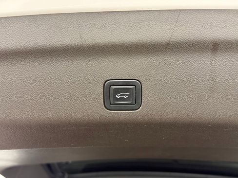 Used 2021 GMC Yukon Denali w/ Denali Premium Package AWD/4WD image 42
