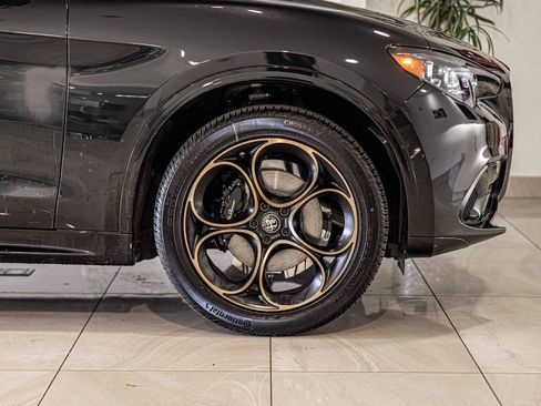 New 2025 Alfa Romeo Stelvio Sprint AWD/4WD image 10