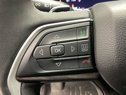 Used 2023 Jeep Grand Cherokee L Limited image 15