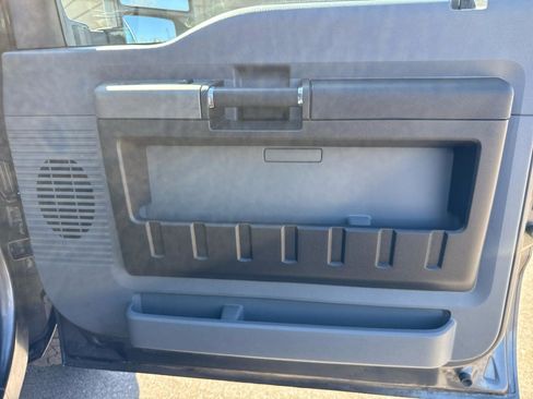 Used 2011 Ford F250 XLT w/ XTR Pkg image 23