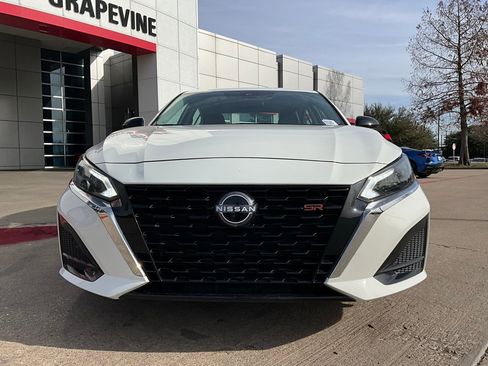 Used 2025 Nissan Altima 2.5 SR image 4