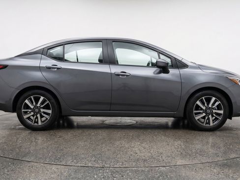 Used 2025 Nissan Versa SV FWD image 11
