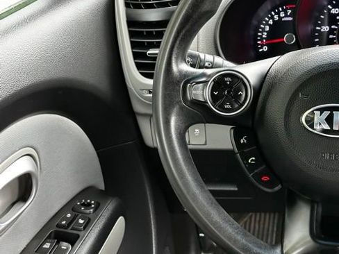 Used 2016 Kia Soul FWD image 26