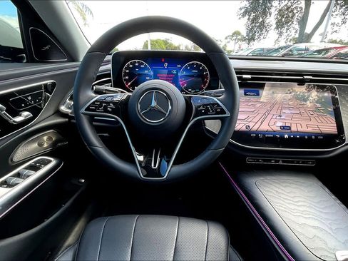 Used 2024 Mercedes-Benz E 350 4MATIC Sedan image 5