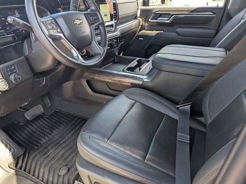 Certified 2025 Chevrolet Silverado 2500 LTZ w/ LTZ Convenience Package image 24