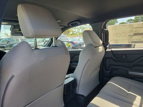New 2026 Toyota 4Runner SR5 AWD/4WD image 25