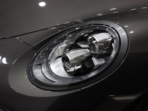 Used 2019 Porsche 911 Turbo image 24