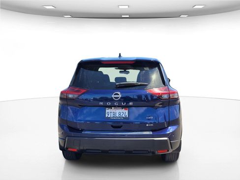 Used 2025 Nissan Rogue SV AWD/4WD image 8