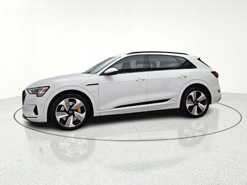 Used 2022 Audi e-tron Premium Plus AWD/4WD image 4