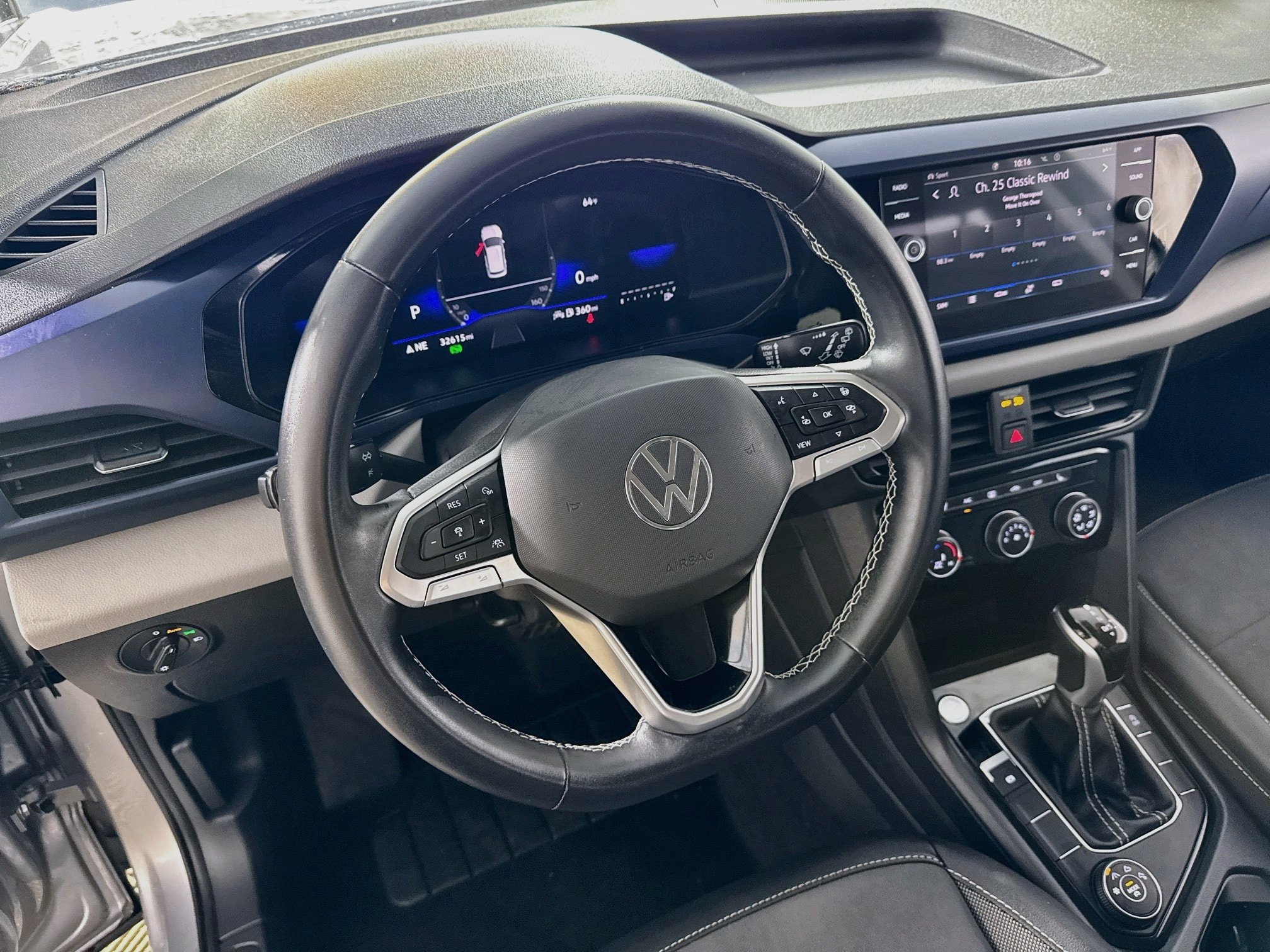 Used 2023 Volkswagen Taos SE w/ Black Wheel Package AWD/4WD image 23