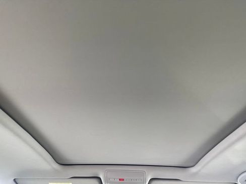 Used 2020 Volkswagen Atlas SE w/ Panoramic Sunroof Package FWD image 31