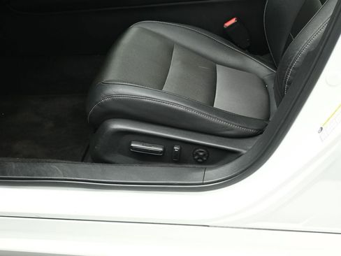 Used 2019 Honda Accord Sport image 10