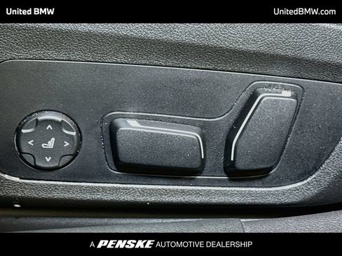 Used 2024 BMW 330i Sedan w/ M Sport Package RWD image 4