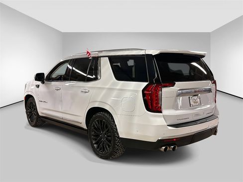 Used 2023 GMC Yukon Denali w/ Denali Reserve Package image 3