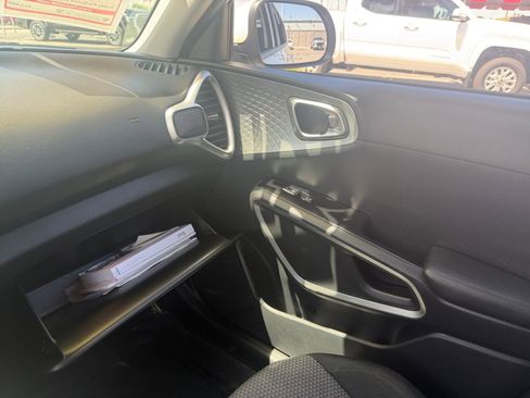 Used 2024 Kia Soul LX w/ Option Group 015 FWD image 24