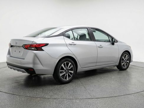 Used 2025 Nissan Versa SV FWD image 9