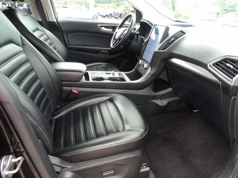 Used 2024 Ford Edge SEL AWD/4WD image 9