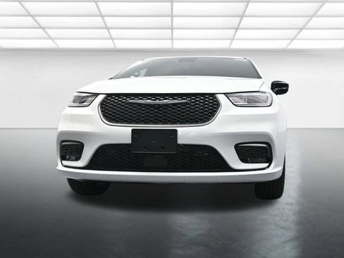 New 2026 Chrysler Pacifica Select image 19