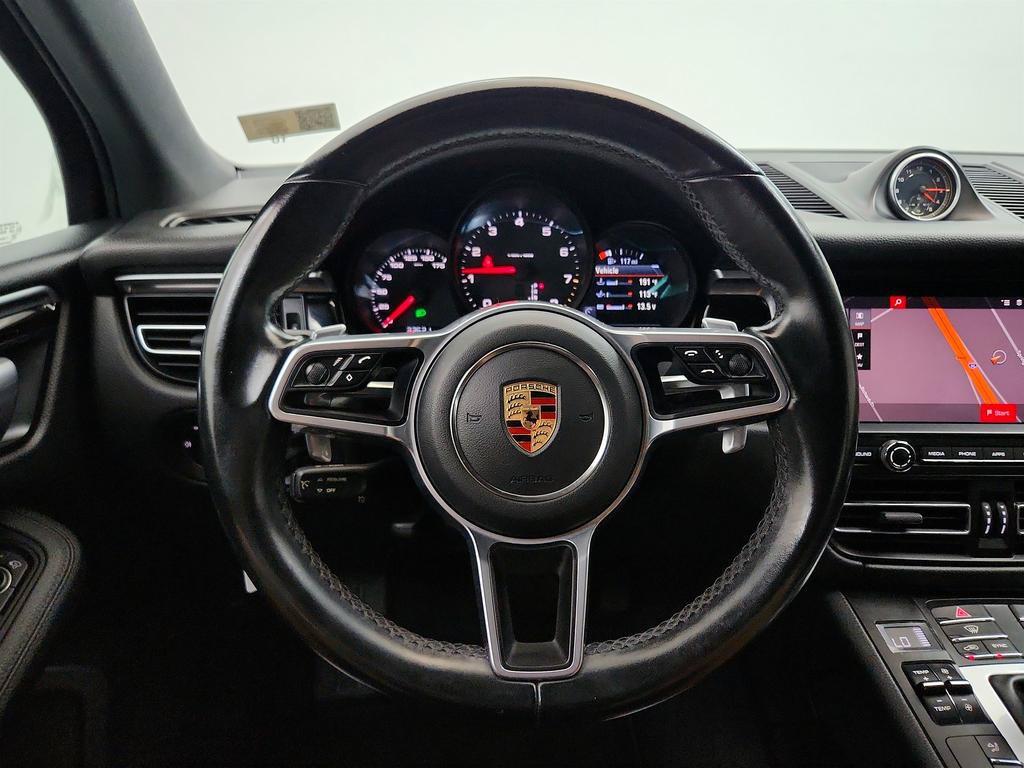 Used 2020 Porsche Macan AWD/4WD image 17