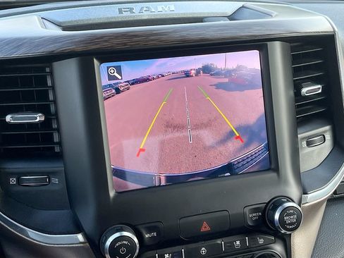 Used 2019 RAM 1500 Laramie AWD/4WD image 13