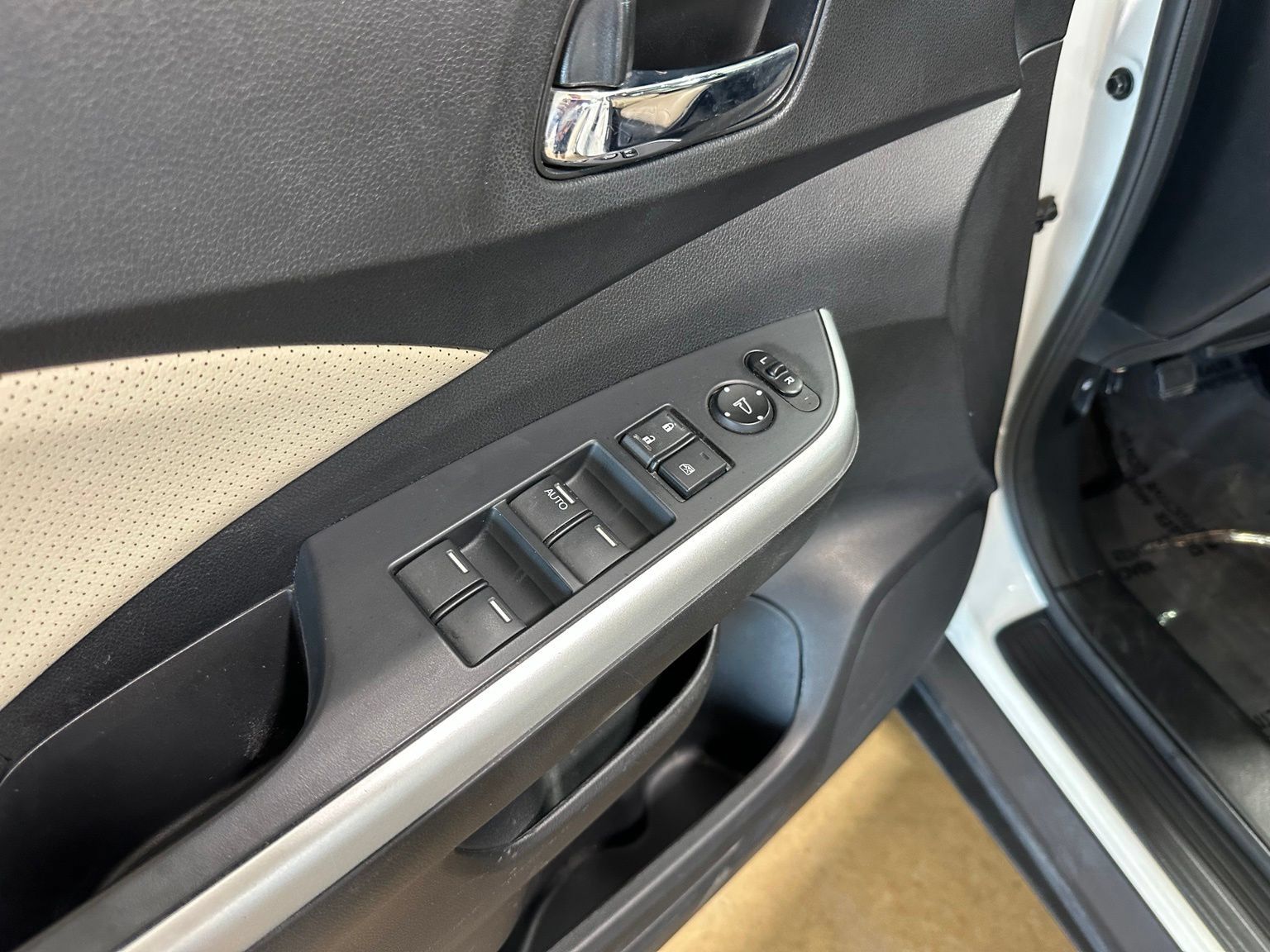 Used 2016 Honda CR-V EX-L image 12