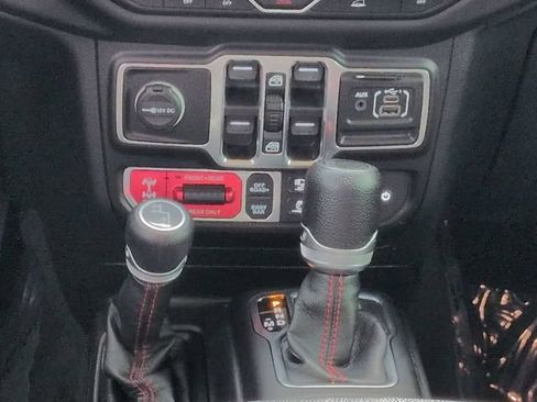 Used 2020 Jeep Gladiator Rubicon AWD/4WD image 18