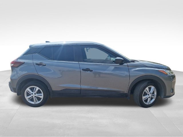 Certified 2025 Nissan Kicks Play S FWD image 9
