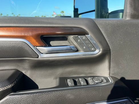 Used 2024 GMC Sierra 2500 Denali w/ Denali Reserve Package image 23