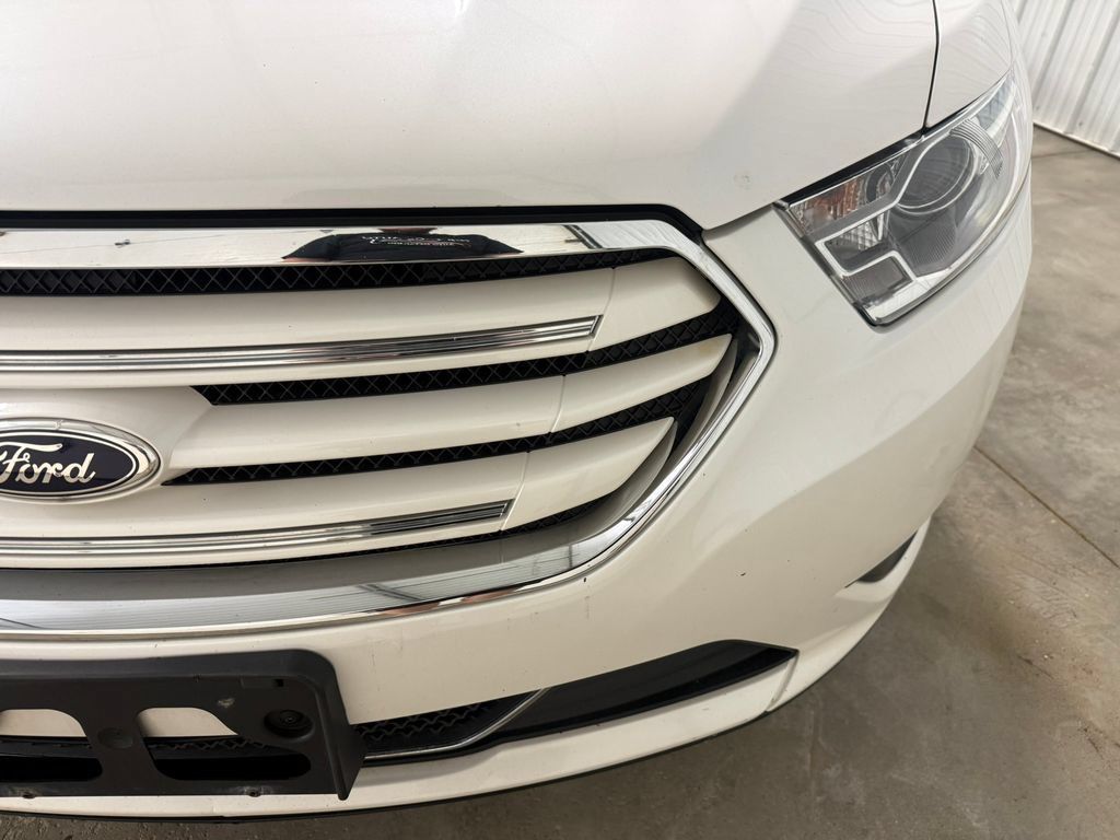 Used 2013 Ford Taurus Limited FWD image 6