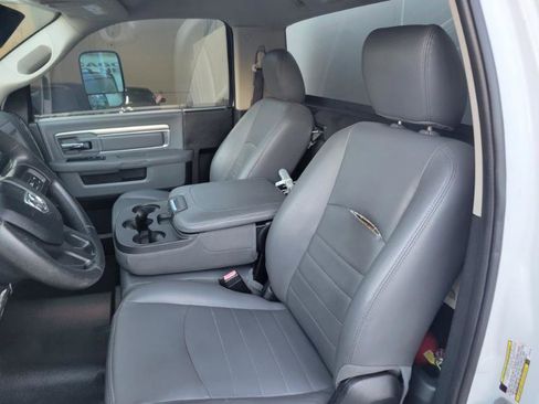 Used 2017 RAM 5500 Tradesman w/ Power & Remote Entry Group image 30