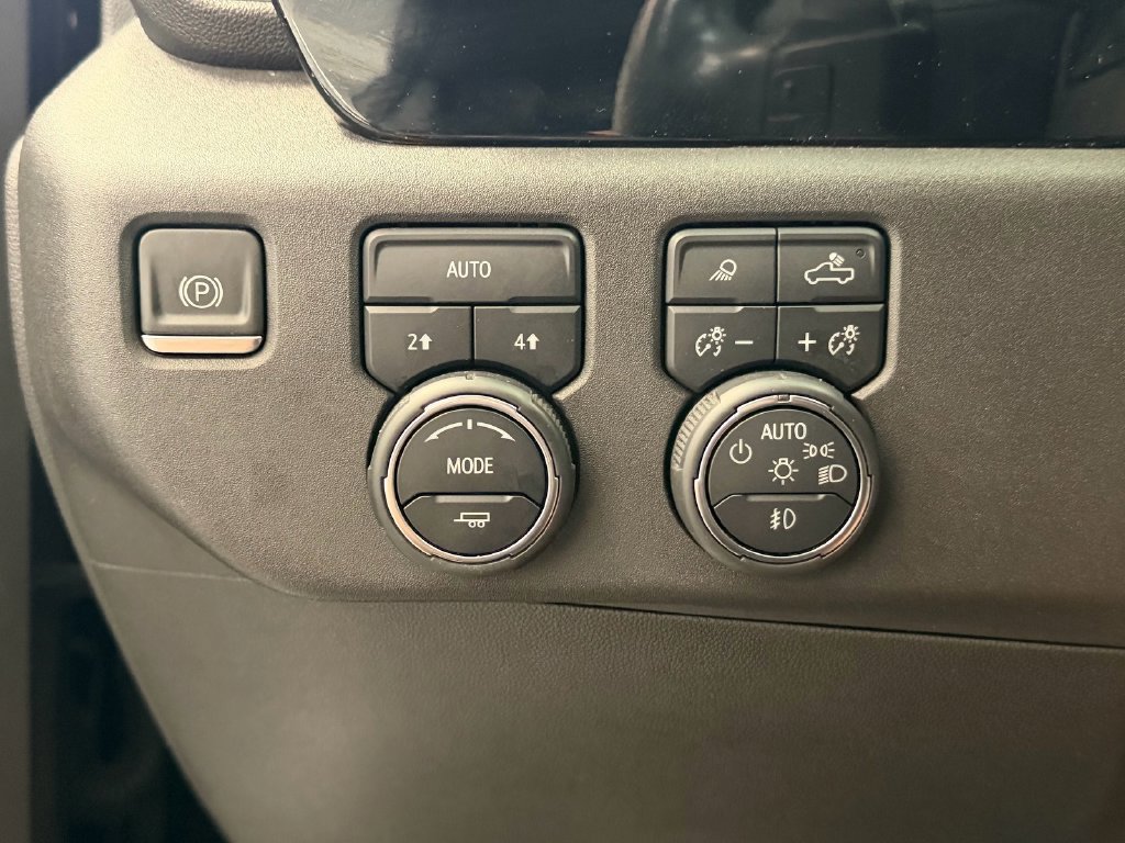 Certified 2022 Chevrolet Silverado 1500 LTZ w/ LTZ Premium Package AWD/4WD image 24