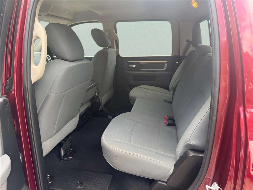 Used 2020 RAM 1500 Classic SLT AWD/4WD image 10