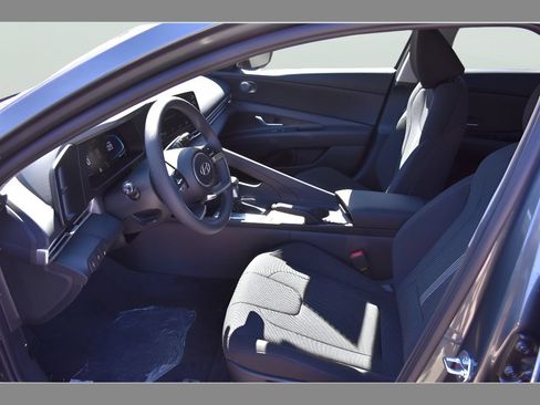 New 2026 Hyundai Elantra SE FWD image 9