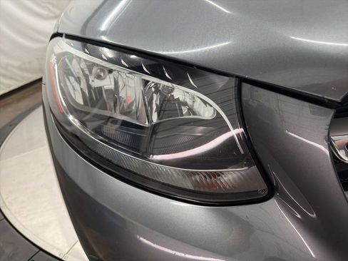 Used 2019 Mercedes-Benz GLC 300 4MATIC image 10