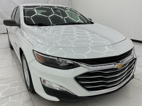 Used 2019 Chevrolet Malibu LS FWD image 3