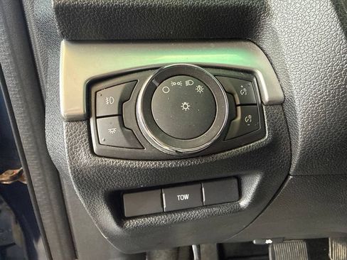 Used 2016 Ford Explorer XLT w/ Equipment Group 202A AWD/4WD image 19