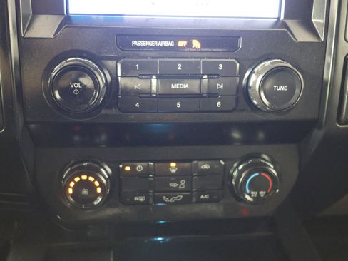 Used 2019 Ford F150 XL w/ Equipment Group 101A Mid AWD/4WD image 18