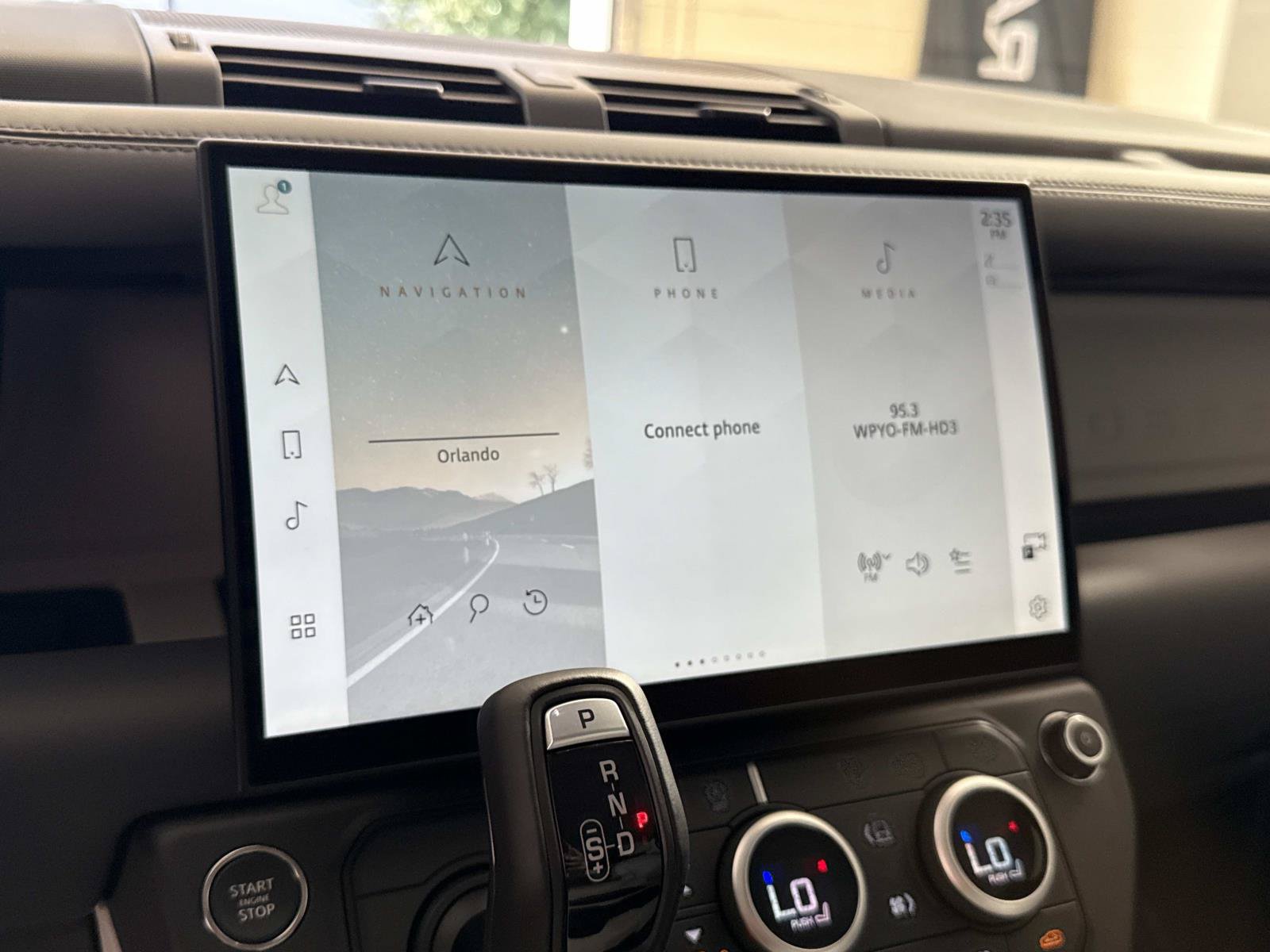 New 2026 Land Rover Defender 110 X-Dynamic SE AWD/4WD image 24